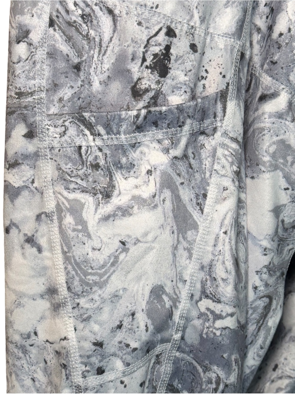 Velocity Marble-Print High Waisted Capri Leggings — White & Gray - Picture 5 of 9